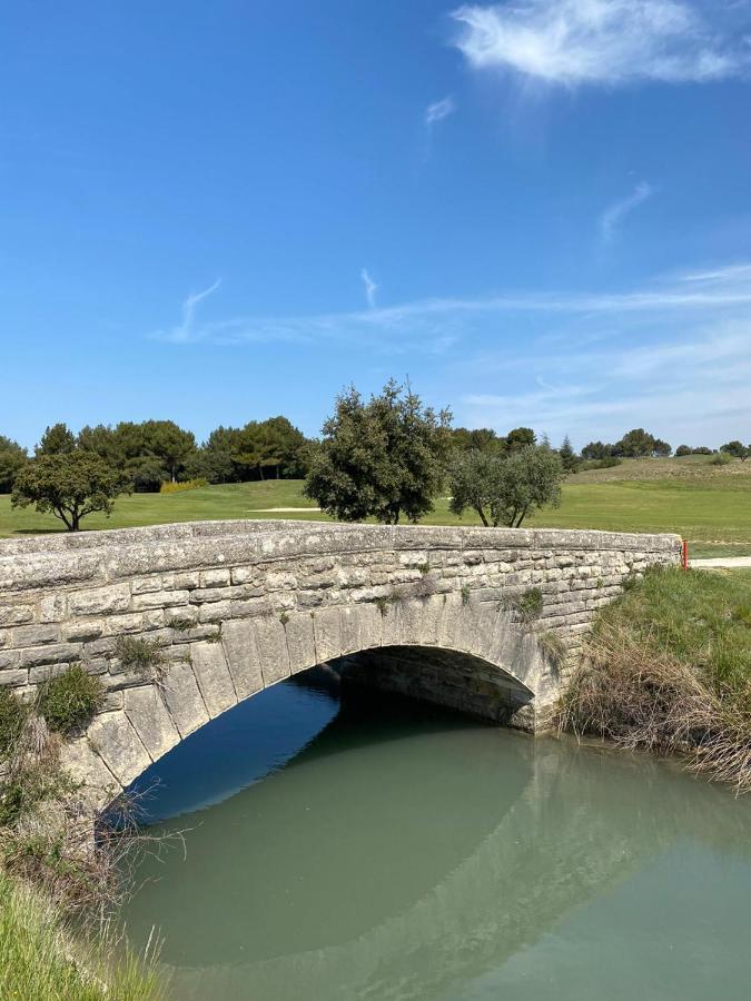 Un Coin De Luberon LʼIsle-sur-la-Sorgue Exterior foto
